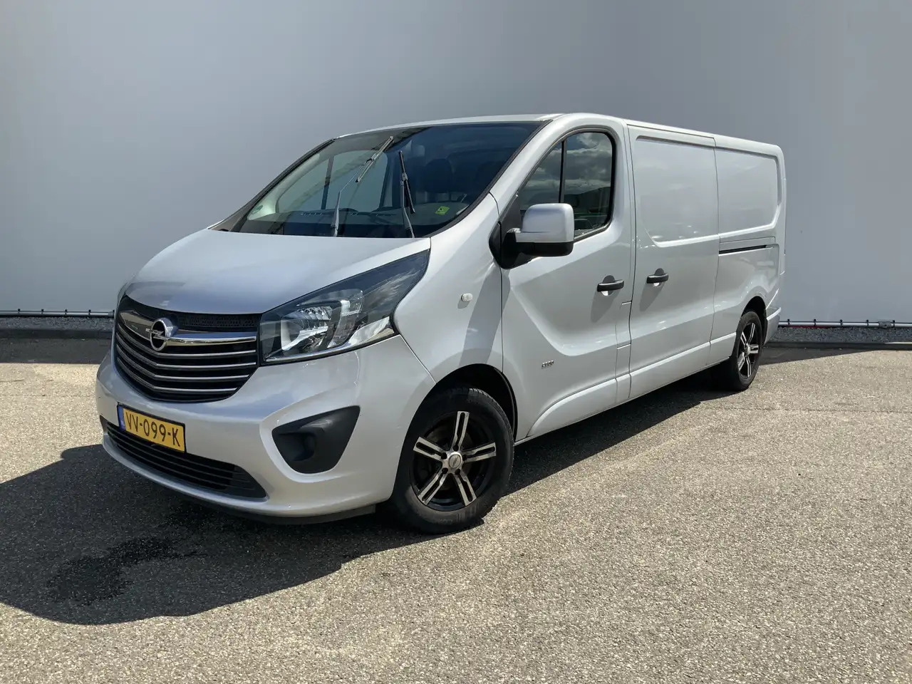Opel Vivaro 1.6 CDTI L2H1 Sport EcoFlex (MOTOR DEFECT !!!!)Air - Furgón: foto 1 Opel Vivaro 1.6 CDTI L2H1 Sport EcoFlex (MOTOR DEFECT !!!!)Air - Furgón: foto 1