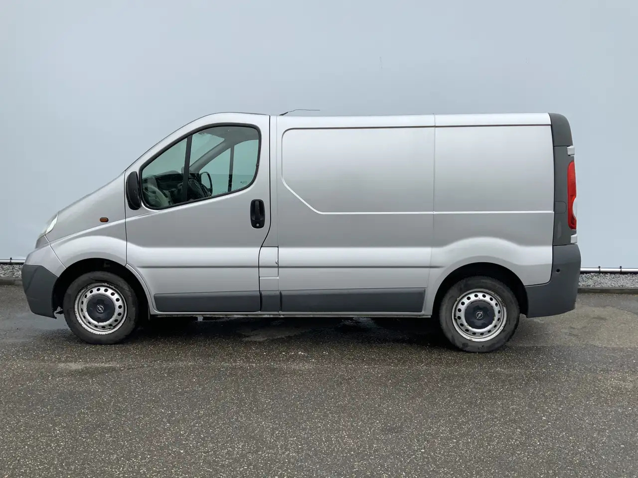 Opel Vivaro 2.0 CDTI L1H1 Airco Cruise 3 Zits Trekhaak 2000 kg - Furgón: foto 3 Opel Vivaro 2.0 CDTI L1H1 Airco Cruise 3 Zits Trekhaak 2000 kg - Furgón: foto 3