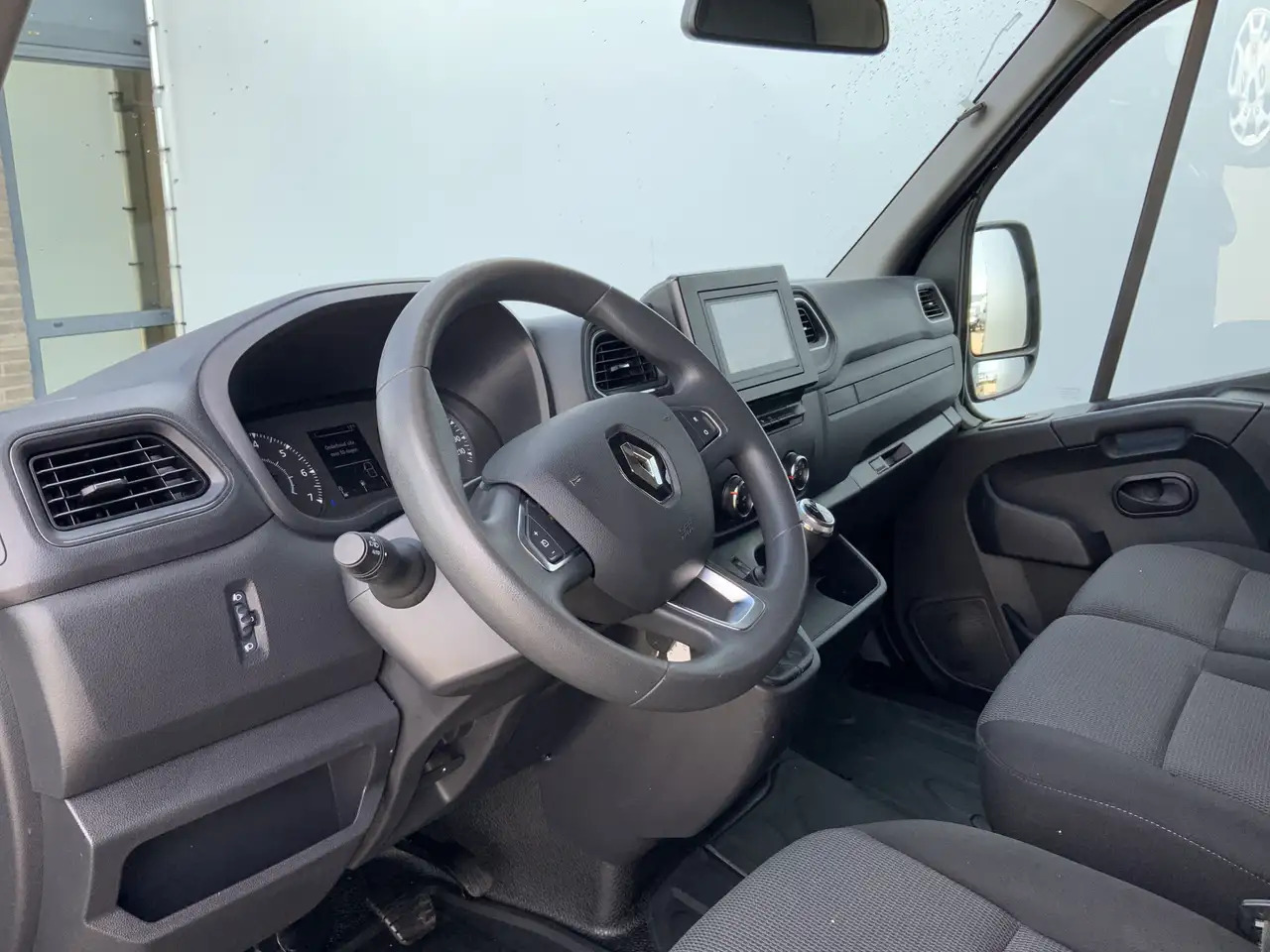 Renault Master T35 2.3 dCi 135 L2H2 Airco Cruise 3 Zits Camera Eu - Furgón: foto 5 Renault Master T35 2.3 dCi 135 L2H2 Airco Cruise 3 Zits Camera Eu - Furgón: foto 5