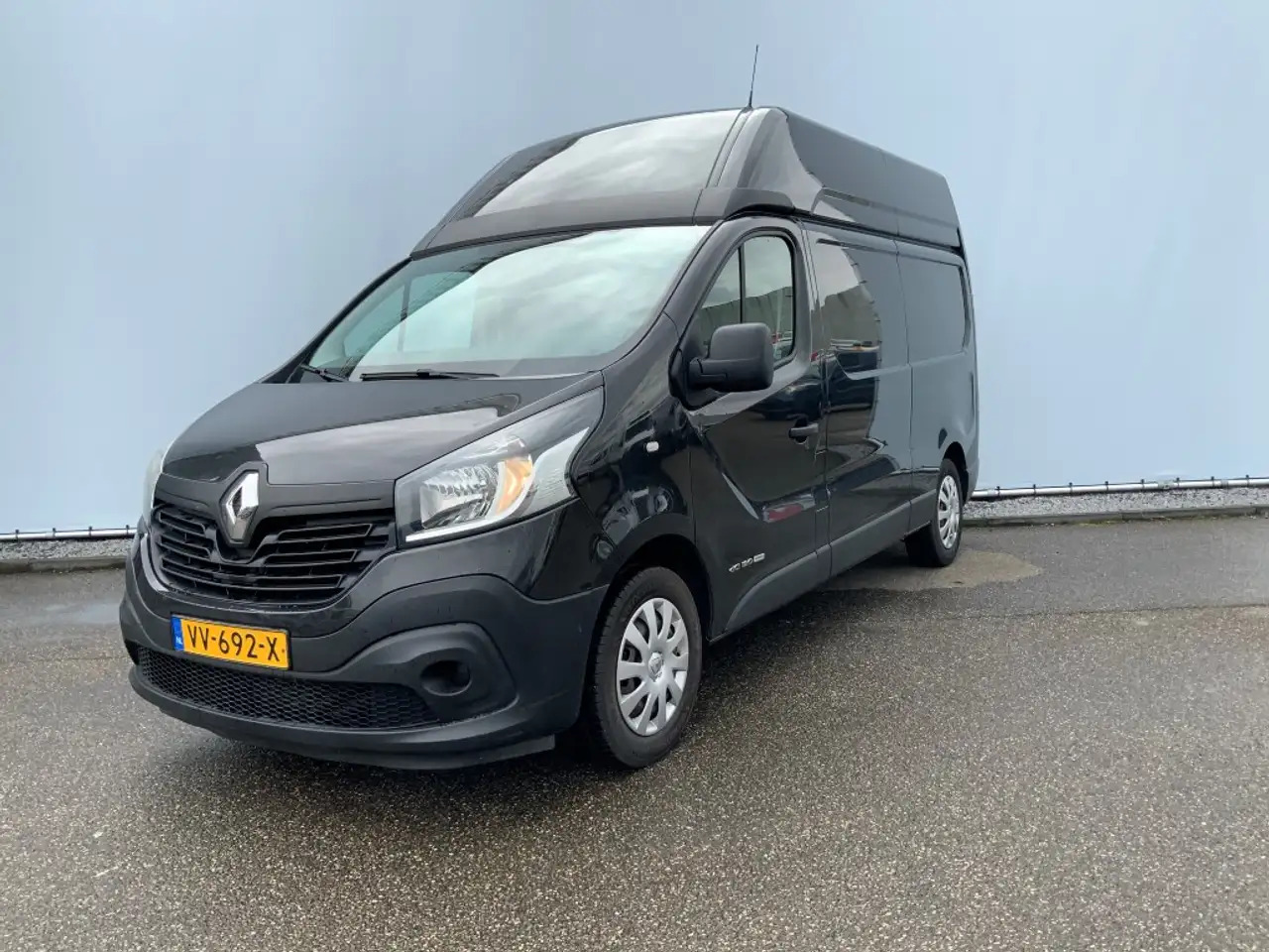 Renault Trafic 1.6 dCi T29 L2H2 Comfort Energy Airco Cruise 3 Zit - Furgón: foto 1 Renault Trafic 1.6 dCi T29 L2H2 Comfort Energy Airco Cruise 3 Zit - Furgón: foto 1