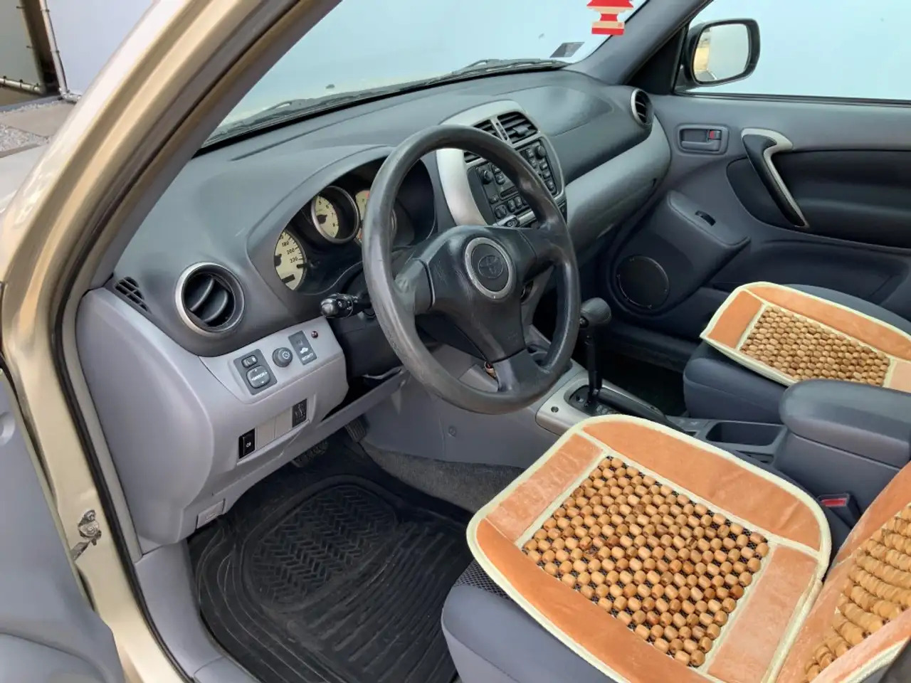 Toyota RAV 4 EXPORT FIXPRICE !!!! 4X4 Airco Cruise Automaat Alu - SUV/ Todoterreno: foto 5 Toyota RAV 4 EXPORT FIXPRICE !!!! 4X4 Airco Cruise Automaat Alu - SUV/ Todoterreno: foto 5