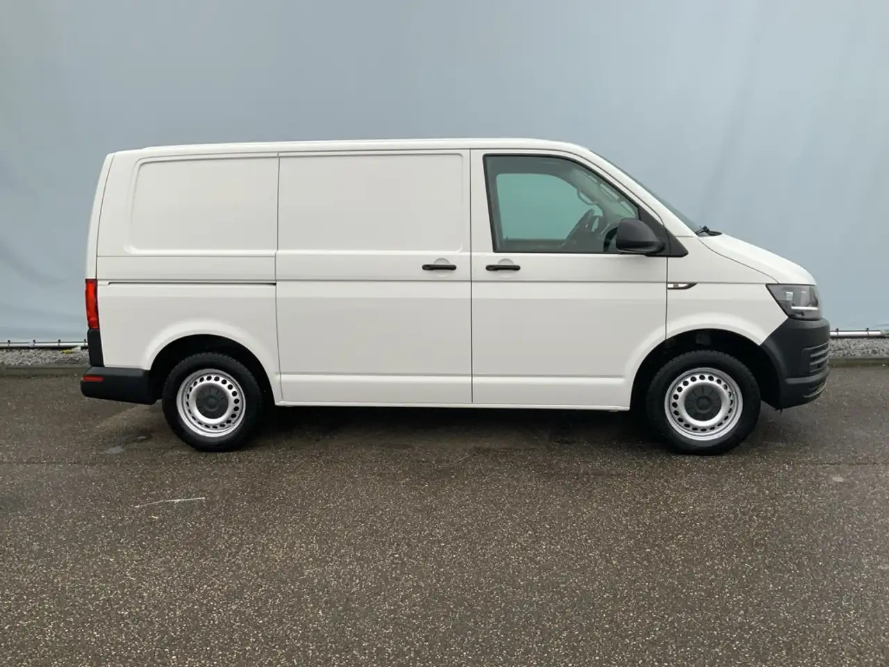 Volkswagen T6 Transporter 2.0 TDI L1H1 Comfortline Airco Navi Trekhaak 2200 - Furgón: foto 4 Volkswagen T6 Transporter 2.0 TDI L1H1 Comfortline Airco Navi Trekhaak 2200 - Furgón: foto 4