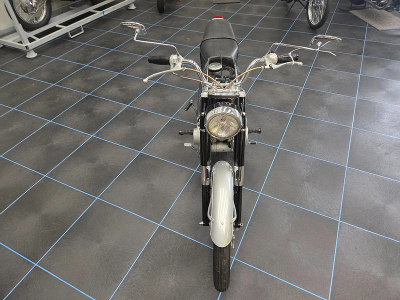 Honda CB160, Honda Dream SA en Honda CL77: 3 oldtimer motorfietsen - Motocicleta: foto 4 Honda CB160, Honda Dream SA en Honda CL77: 3 oldtimer motorfietsen - Motocicleta: foto 4