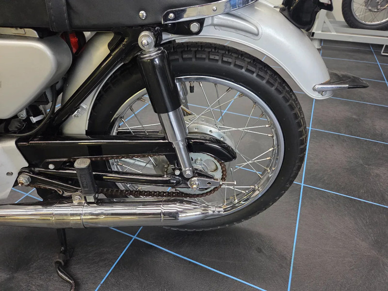 Motocicleta Honda CB160, Honda Dream SA en Honda CL77: 3 oldtimer motorfietsen: foto 8