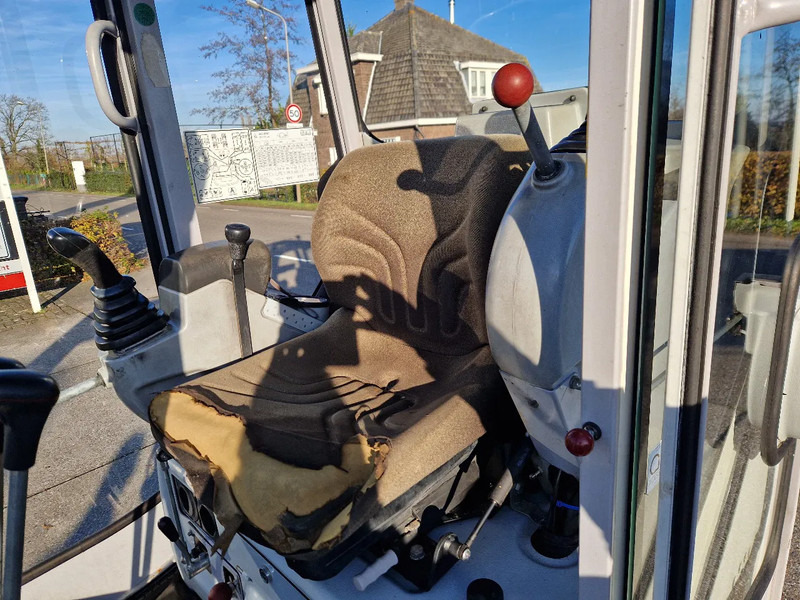 Miniexcavadora WACKER NEUSON 2404RD kan op een helling draaien: foto 11
