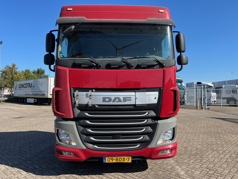 DAF XF106.440 Space Cab - Cabeza tractora: foto 2 DAF XF106.440 Space Cab - Cabeza tractora: foto 2