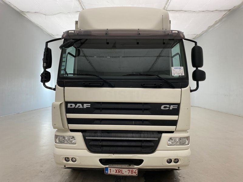 DAF CF65.250 - Camión caja cerrada: foto 2 DAF CF65.250 - Camión caja cerrada: foto 2