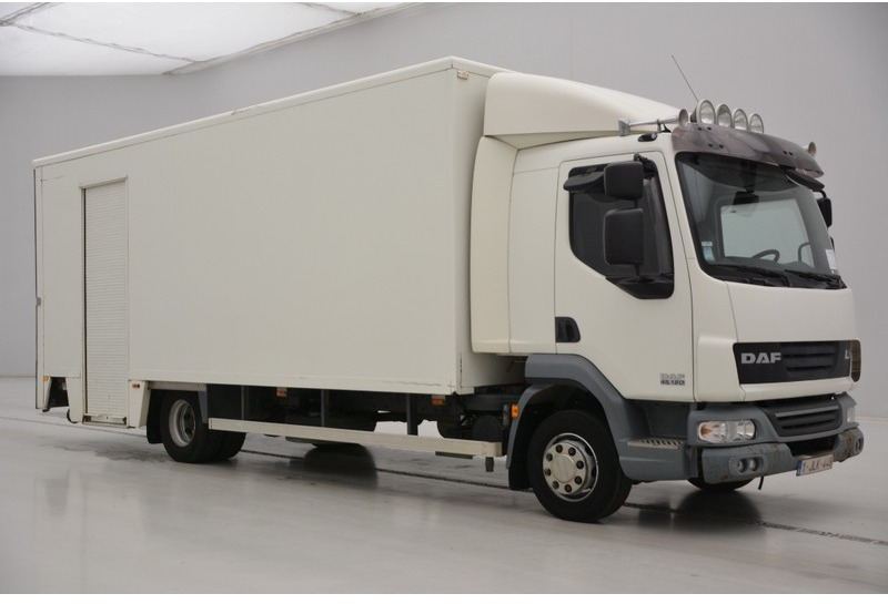 DAF LF45.180 - Camión caja cerrada: foto 3 DAF LF45.180 - Camión caja cerrada: foto 3