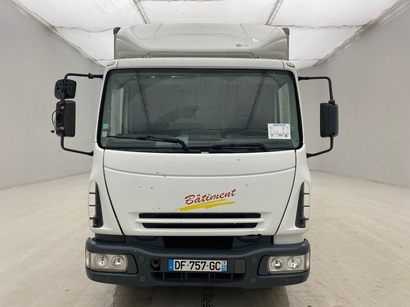 Iveco 120E17* - Camión caja cerrada: foto 2 Iveco 120E17* - Camión caja cerrada: foto 2