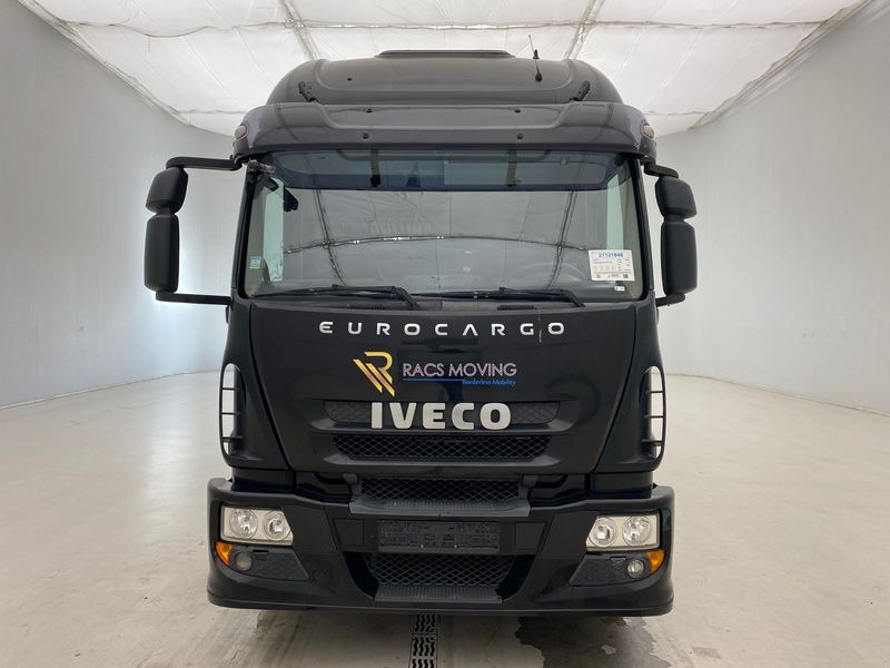 Iveco Eurocargo 140E28 - Camión caja cerrada: foto 2 Iveco Eurocargo 140E28 - Camión caja cerrada: foto 2