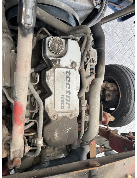 Camión caja cerrada Iveco Eurocargo 65E13: foto 14