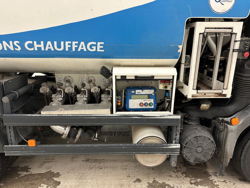 MAN TGL 10.180 - Camión cisterna: foto 5 MAN TGL 10.180 - Camión cisterna: foto 5