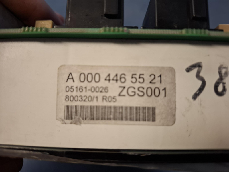 Mercedes-Benz A0004465521 Toerenteller A0004465521 - Salpicadero para Camión: foto 4 Mercedes-Benz A0004465521 Toerenteller A0004465521 - Salpicadero para Camión: foto 4