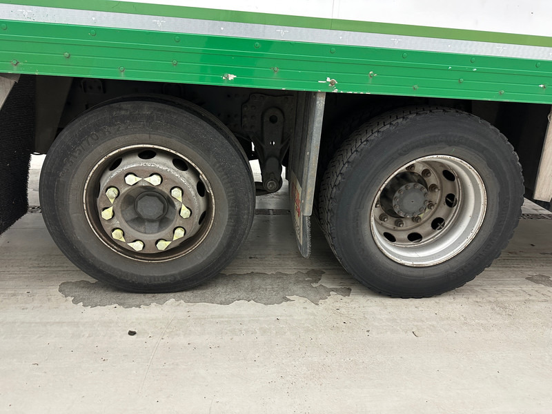 Camión caja cerrada Volvo FE 300 - 6x2: foto 11