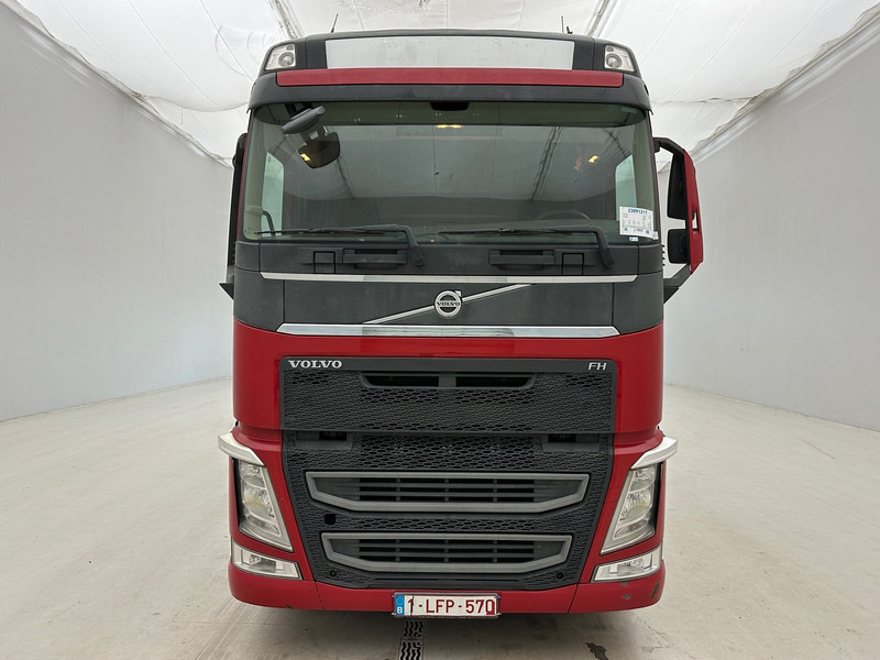 Volvo FH 420 Globetrotter - 6x2 - Camión lona: foto 2 Volvo FH 420 Globetrotter - 6x2 - Camión lona: foto 2