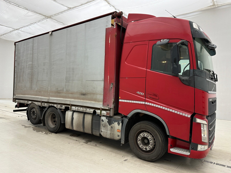 Volvo FH 420 Globetrotter - 6x2 - Camión lona: foto 3 Volvo FH 420 Globetrotter - 6x2 - Camión lona: foto 3