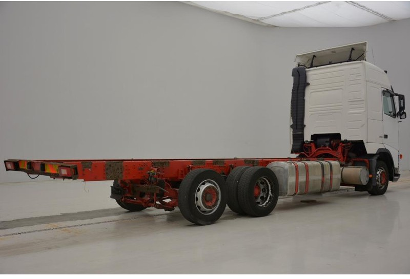 Volvo FH12.380 - 6x2 Globetrotter - Camión chasis: foto 4 Volvo FH12.380 - 6x2 Globetrotter - Camión chasis: foto 4