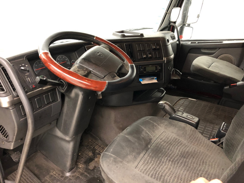 Camión chasis Volvo FH12.420 Globetrotter: foto 9