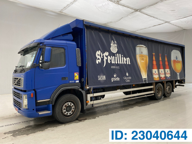 Volvo FM 300 - 6x2 - Camión lona: foto 1 Volvo FM 300 - 6x2 - Camión lona: foto 1