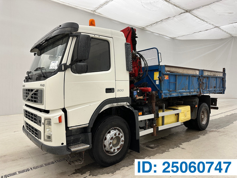 Volvo FM 300* - Camión volquete, Camión grúa: foto 1 Volvo FM 300* - Camión volquete, Camión grúa: foto 1