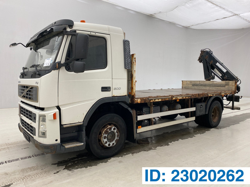 Volvo FM 300 - Camión caja abierta, Camión grúa: foto 1 Volvo FM 300 - Camión caja abierta, Camión grúa: foto 1