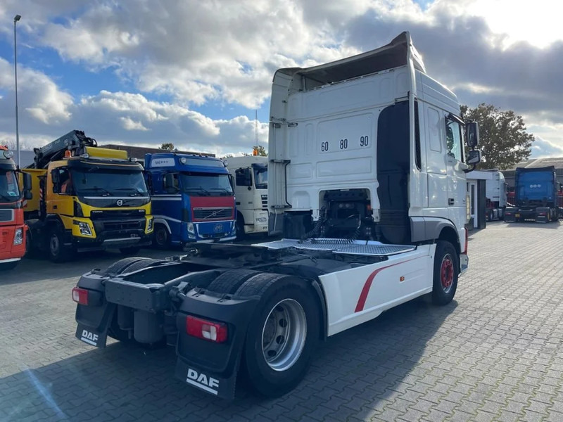 DAF XF 460 Spacecab Euro 6 - Cabeza tractora: foto 4 DAF XF 460 Spacecab Euro 6 - Cabeza tractora: foto 4
