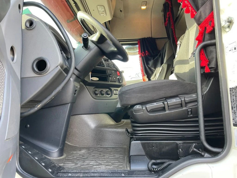 DAF XF 460 Spacecab Euro 6 - Cabeza tractora: foto 5 DAF XF 460 Spacecab Euro 6 - Cabeza tractora: foto 5
