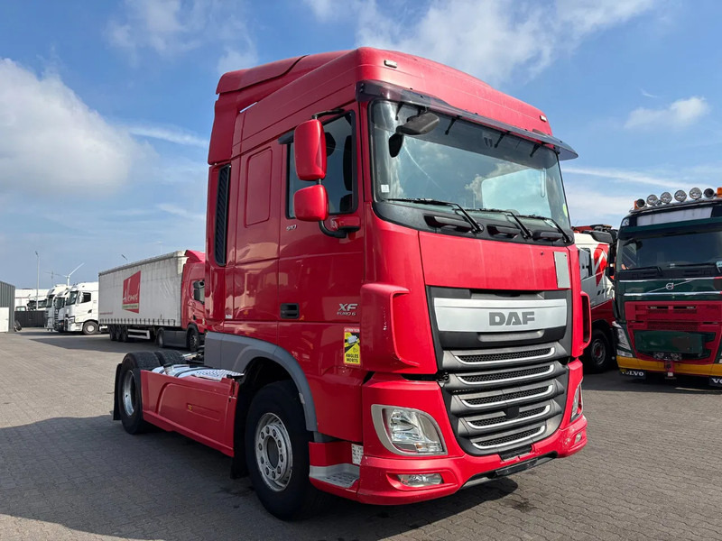 DAF XF 510 Spacecab Retarder Euro 6 - Cabeza tractora: foto 2 DAF XF 510 Spacecab Retarder Euro 6 - Cabeza tractora: foto 2