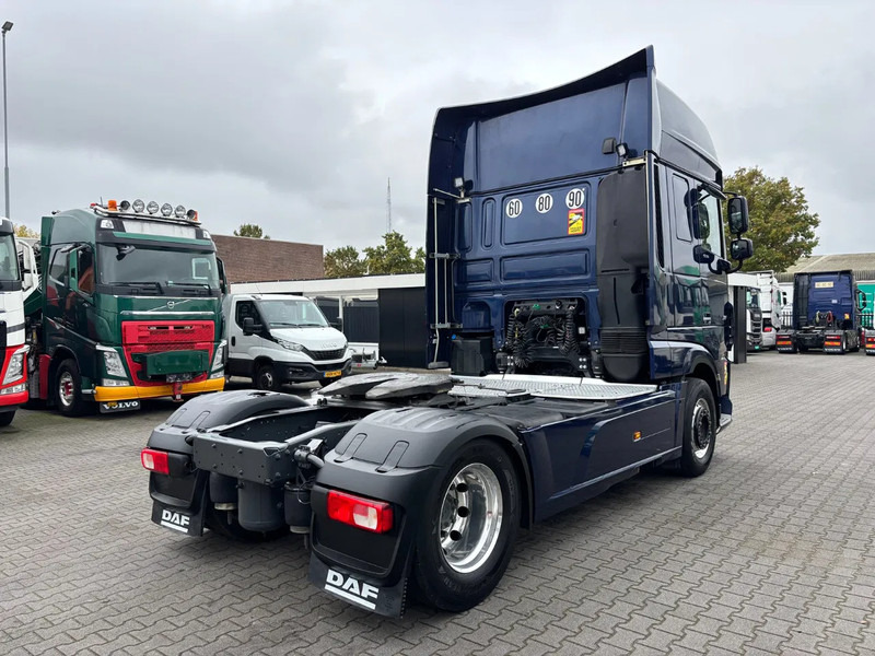 DAF XF 530 Super Spacecab Euro 6 - Cabeza tractora: foto 4 DAF XF 530 Super Spacecab Euro 6 - Cabeza tractora: foto 4