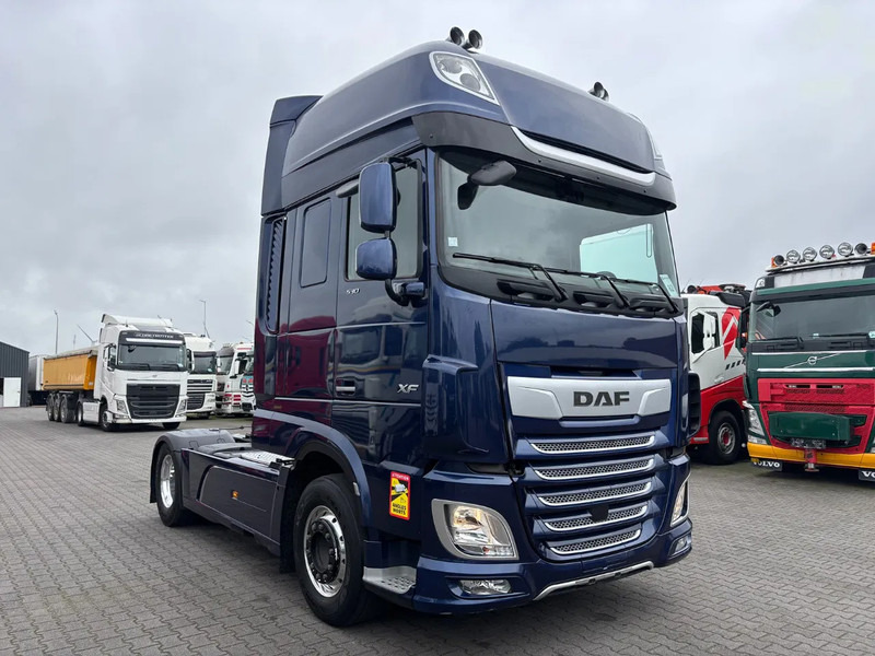DAF XF 530 Super Spacecab Euro 6 - Cabeza tractora: foto 2 DAF XF 530 Super Spacecab Euro 6 - Cabeza tractora: foto 2