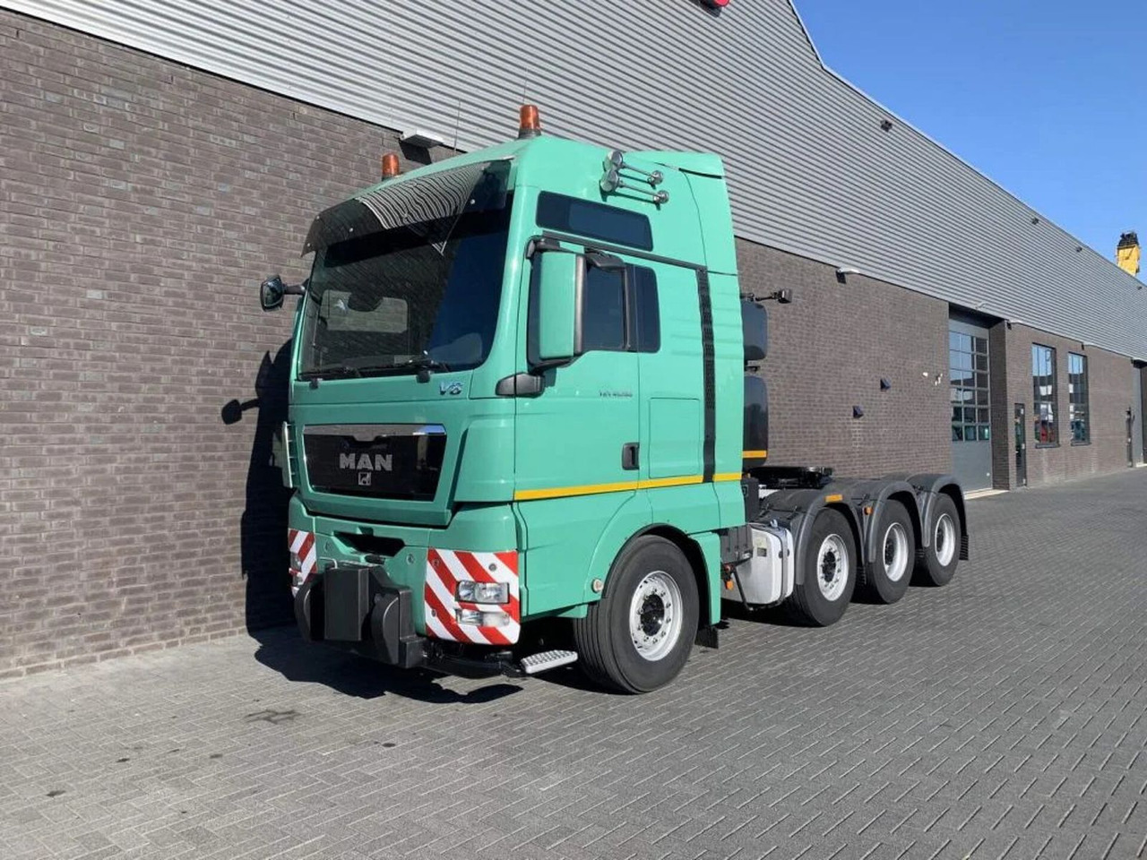 MAN TGX 41.680 V8 8X4 HEAVY DUTY TRACTOR 250 TONS - Cabeza tractora: foto 2 MAN TGX 41.680 V8 8X4 HEAVY DUTY TRACTOR 250 TONS - Cabeza tractora: foto 2