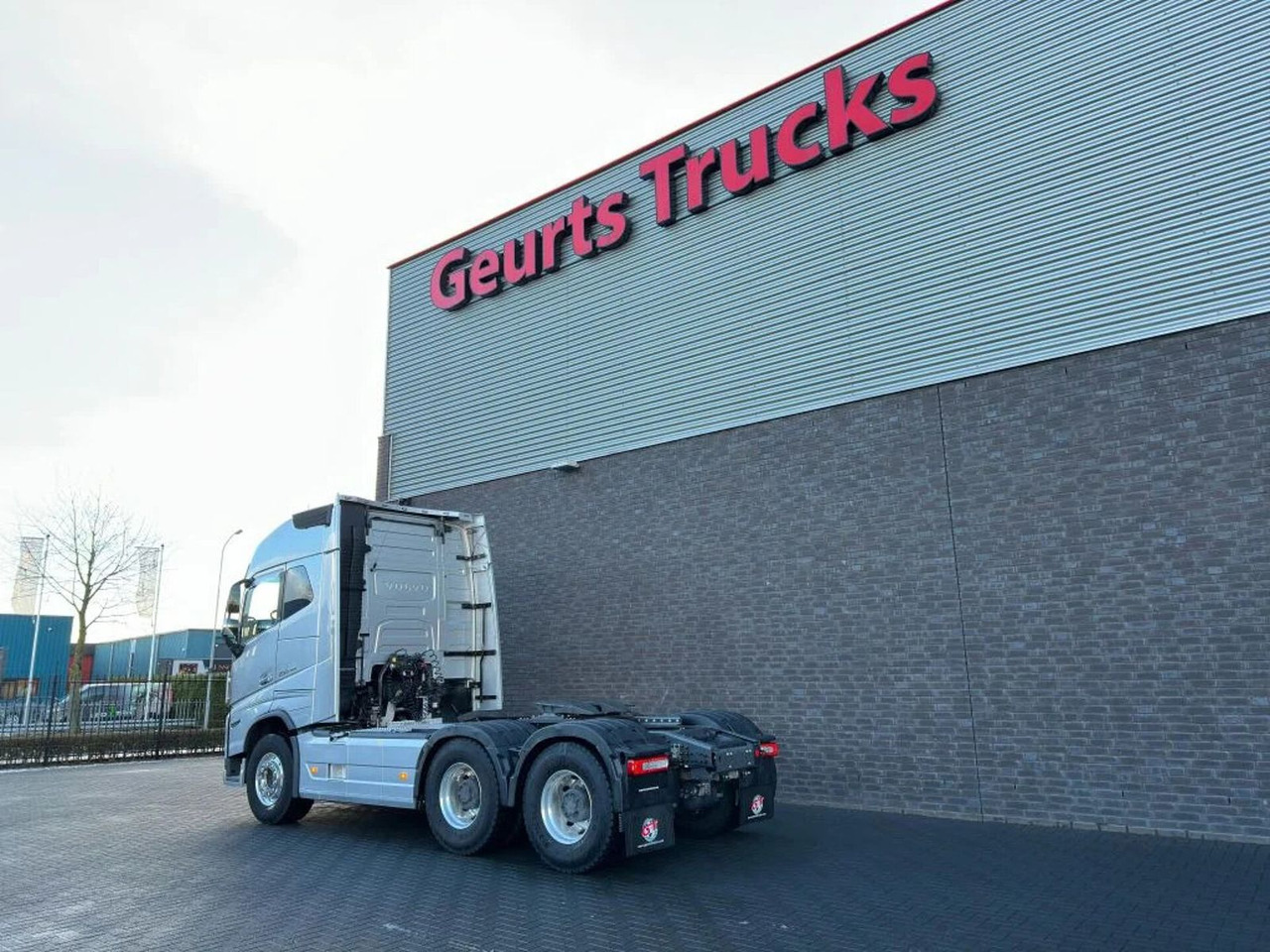 Volvo FH 16.750 6X4 TREKKER/TRACTOR/SZM EURO 6 HYDRAUL - Cabeza tractora: foto 3 Volvo FH 16.750 6X4 TREKKER/TRACTOR/SZM EURO 6 HYDRAUL - Cabeza tractora: foto 3