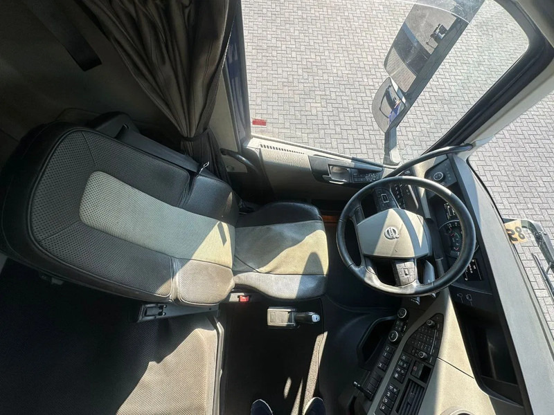 Cabeza tractora Volvo FH 540 8X4 TREKKER / BAKWAGEN MET PALFINGER PK135.002 TEC7 + JIB PJ190 KRAAN / KRAN / CRANE / GRUA: foto 20 Cabeza tractora Volvo FH 540 8X4 TREKKER / BAKWAGEN MET PALFINGER PK135.002 TEC7 + JIB PJ190 KRAAN / KRAN / CRANE / GRUA: foto 20