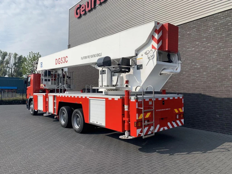 Mercedes-Benz Actros 3332 6X4 XCMG DG53C FIRE FIGTHING PLATFORM 53 METER - Camión: foto 3 Mercedes-Benz Actros 3332 6X4 XCMG DG53C FIRE FIGTHING PLATFORM 53 METER - Camión: foto 3