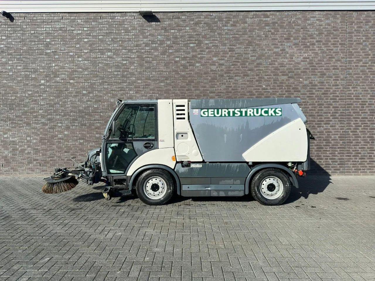 Hako CITYMASTER 2200 SWEEPING TRUCK/ KEHRMASCHINE/VEE - Barredora vial: foto 3 Hako CITYMASTER 2200 SWEEPING TRUCK/ KEHRMASCHINE/VEE - Barredora vial: foto 3