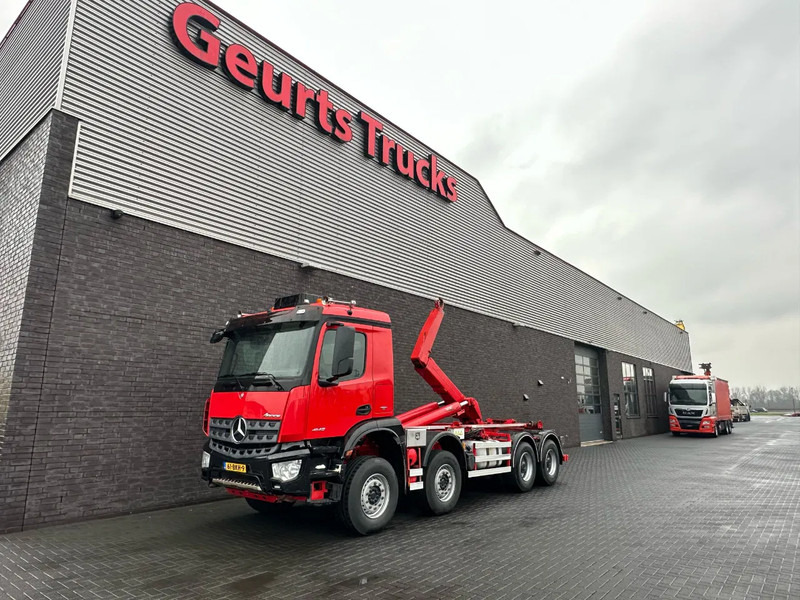 Mercedes-Benz Arocs 8X4 VDL S-30-6600 HAAKARMSYSTEEM/ABROLLKIPPER/HOOKLIFT - Camión con equipo de cable: foto 2 Mercedes-Benz Arocs 8X4 VDL S-30-6600 HAAKARMSYSTEEM/ABROLLKIPPER/HOOKLIFT - Camión con equipo de cable: foto 2