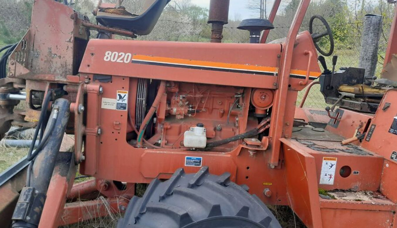 DITCH WITCH 8020 - Zanjadora: foto 2 DITCH WITCH 8020 - Zanjadora: foto 2