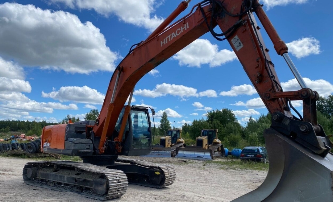 HITACHI ZX 250LC-3 - Excavadora de cadenas: foto 4 HITACHI ZX 250LC-3 - Excavadora de cadenas: foto 4