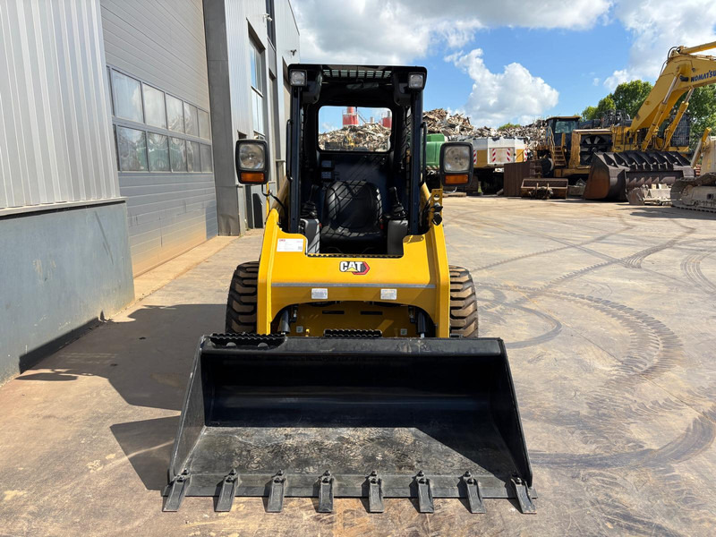 Leasing de Caterpillar 216B3 Caterpillar 216B3: foto 8