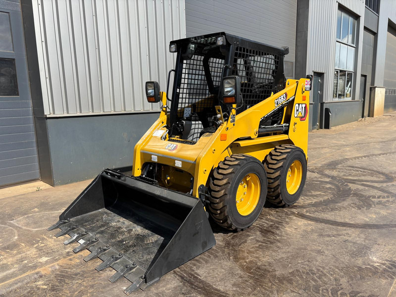 Caterpillar 216B3 - Cargadora: foto 1 Caterpillar 216B3 - Cargadora: foto 1