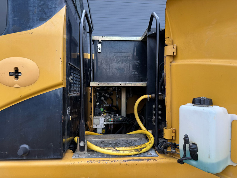 Excavadora de ruedas Caterpillar M315D: foto 19 Excavadora de ruedas Caterpillar M315D: foto 19