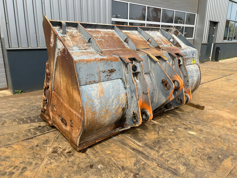 Doosan Bucket DL420-3 4500 l - Cazo: foto 1 Doosan Bucket DL420-3 4500 l - Cazo: foto 1