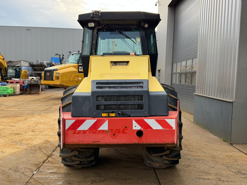 Dynapac CA302PD (13.6t) - Rodillo: foto 4 Dynapac CA302PD (13.6t) - Rodillo: foto 4