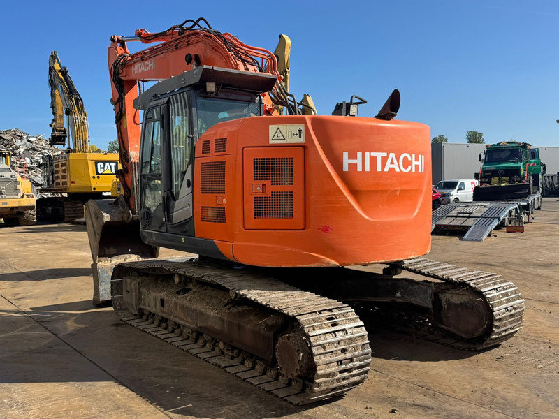 Hitachi ZX225USLC-5B - Excavadora de cadenas: foto 5 Hitachi ZX225USLC-5B - Excavadora de cadenas: foto 5