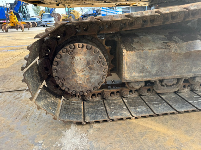 Excavadora de cadenas Komatsu PC240LC-10: foto 15