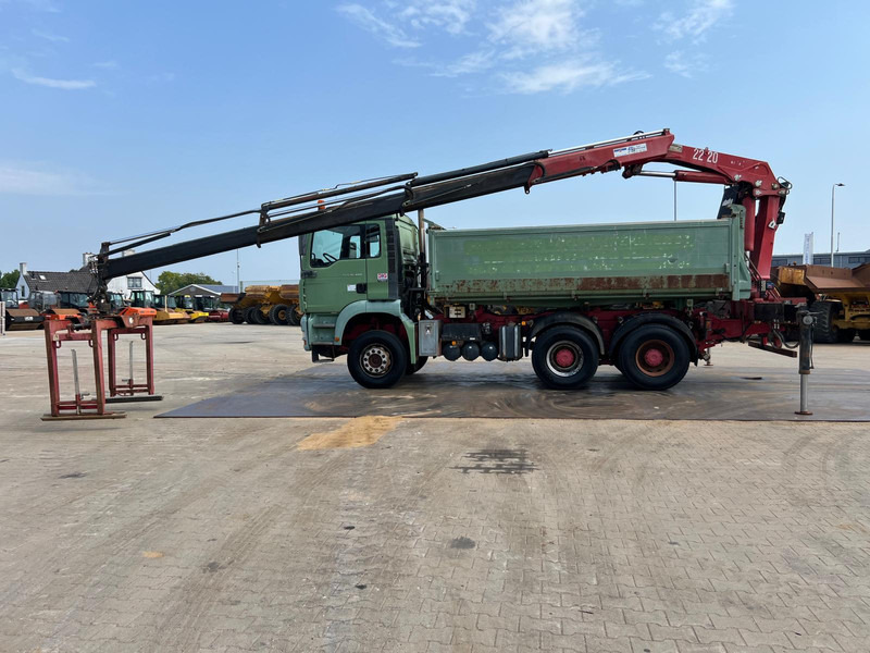 MAN TGA 26.480 tipper + HMF crane - Camión volquete, Camión grúa: foto 1 MAN TGA 26.480 tipper + HMF crane - Camión volquete, Camión grúa: foto 1