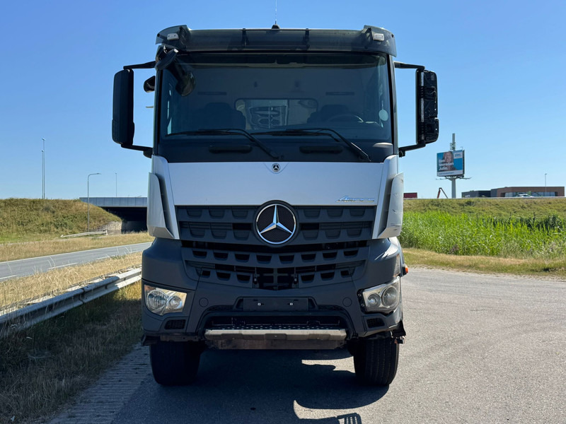 Leasing de MERCEDESBENZ Arocs 4848 8x8 tipper MERCEDESBENZ Arocs 4848 8x8 tipper: foto 8