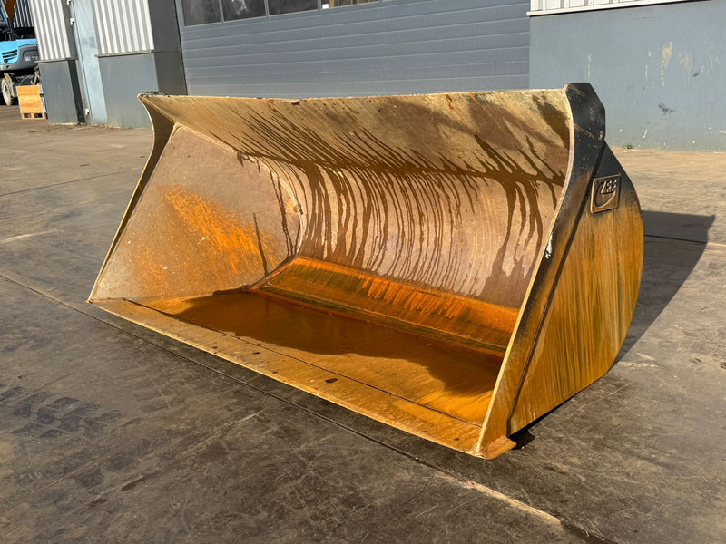 ZFE Side-Tilting bucket for CAT 908 SW - Cazo: foto 1 ZFE Side-Tilting bucket for CAT 908 SW - Cazo: foto 1