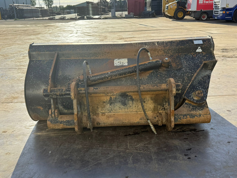 ZFE Side-Tilting bucket for CAT 908 SW - Cazo: foto 4 ZFE Side-Tilting bucket for CAT 908 SW - Cazo: foto 4