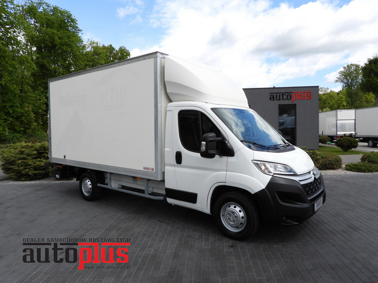 CITROEN JUMPER BOX LIFT 8 PALLETS CRUISE CONTROL NAVIGATION AIR CONDITIONING 165HP - Furgoneta caja cerrada: foto 1 CITROEN JUMPER BOX LIFT 8 PALLETS CRUISE CONTROL NAVIGATION AIR CONDITIONING 165HP - Furgoneta caja cerrada: foto 1
